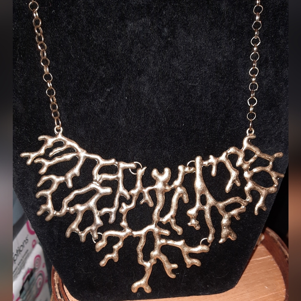 Goldtone branch statement bib necklace adjustable length - Picture 3 of 6